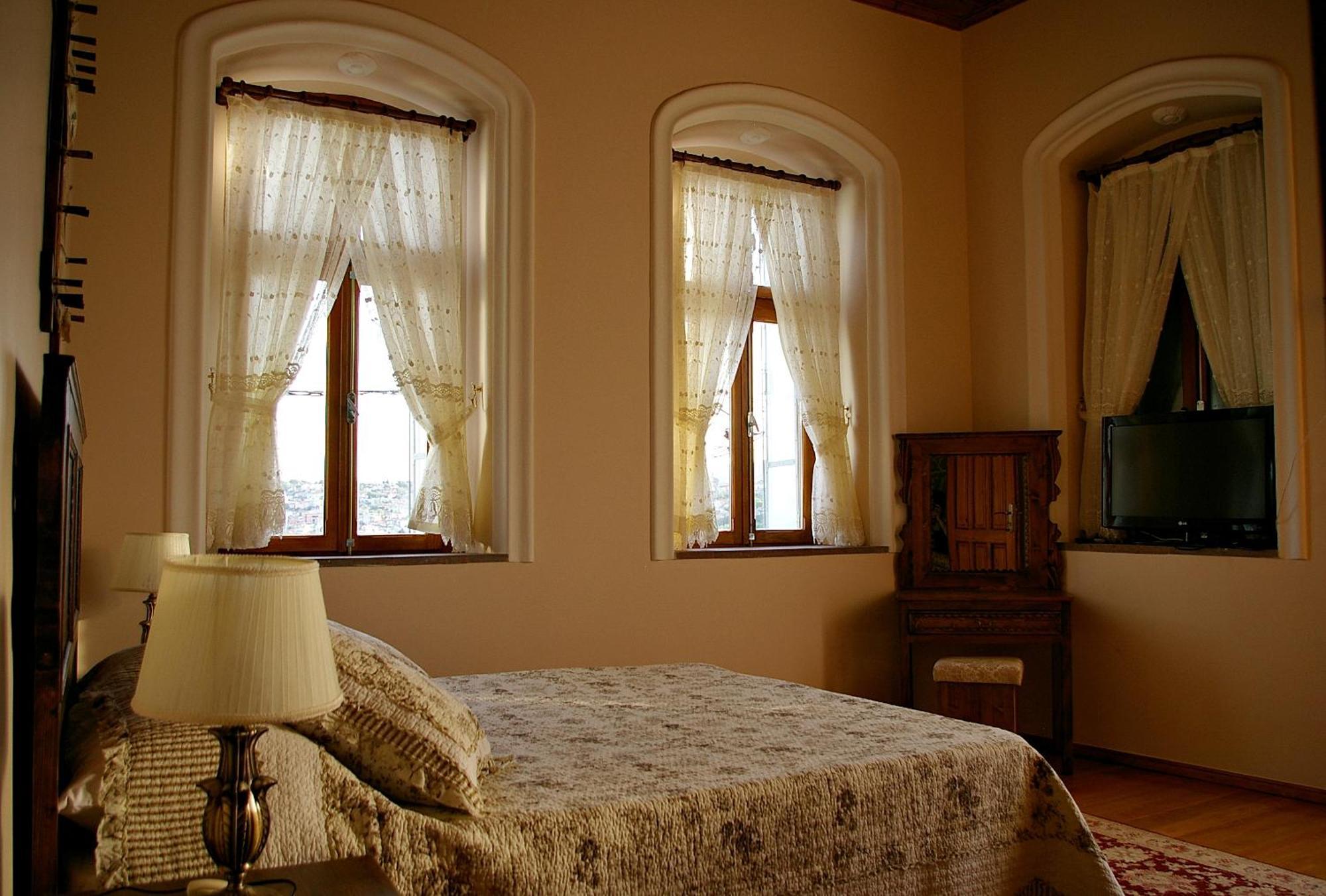 Hera Hotel Bergama Esterno foto