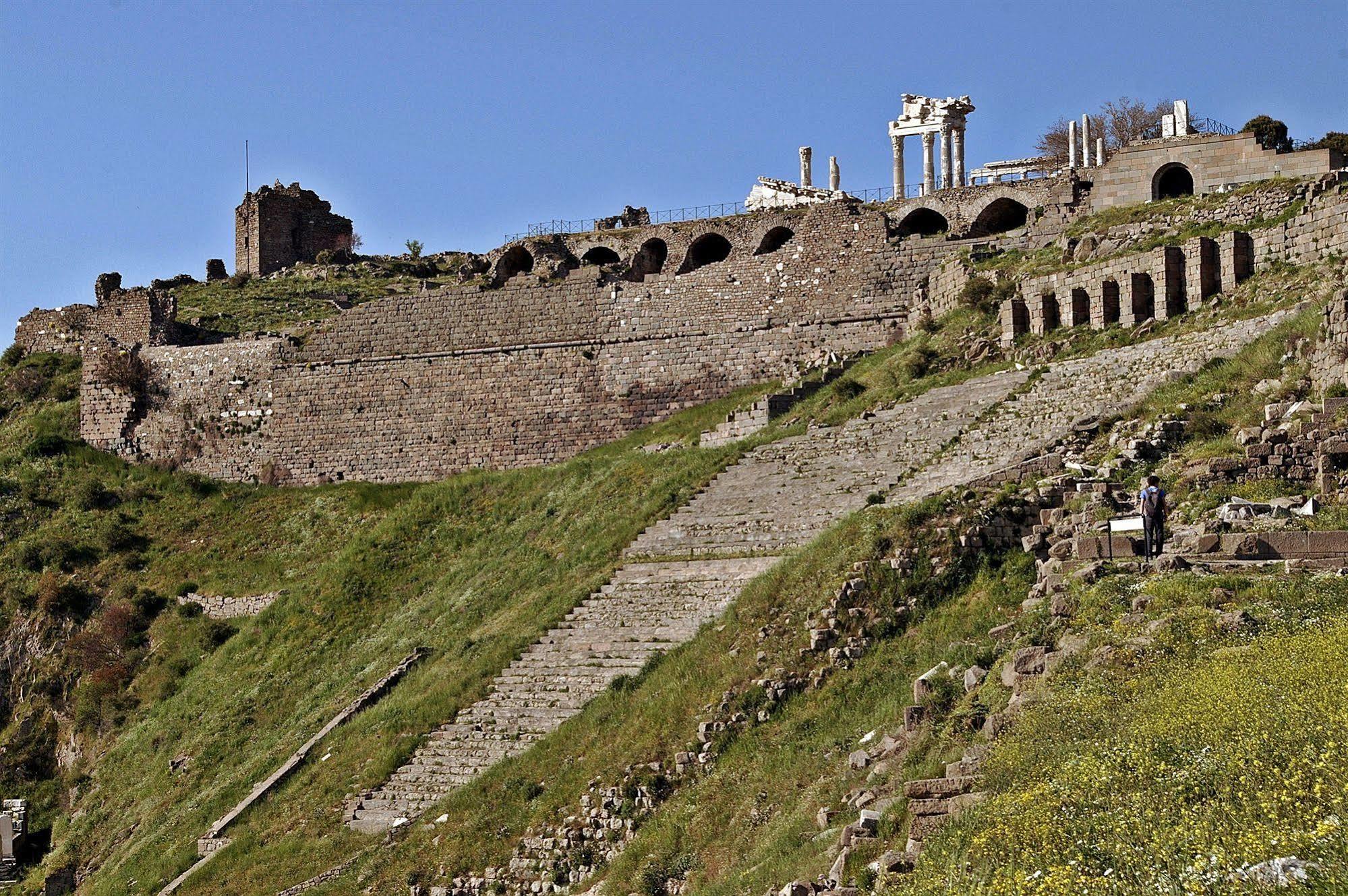 Hera Hotel Bergama Esterno foto
