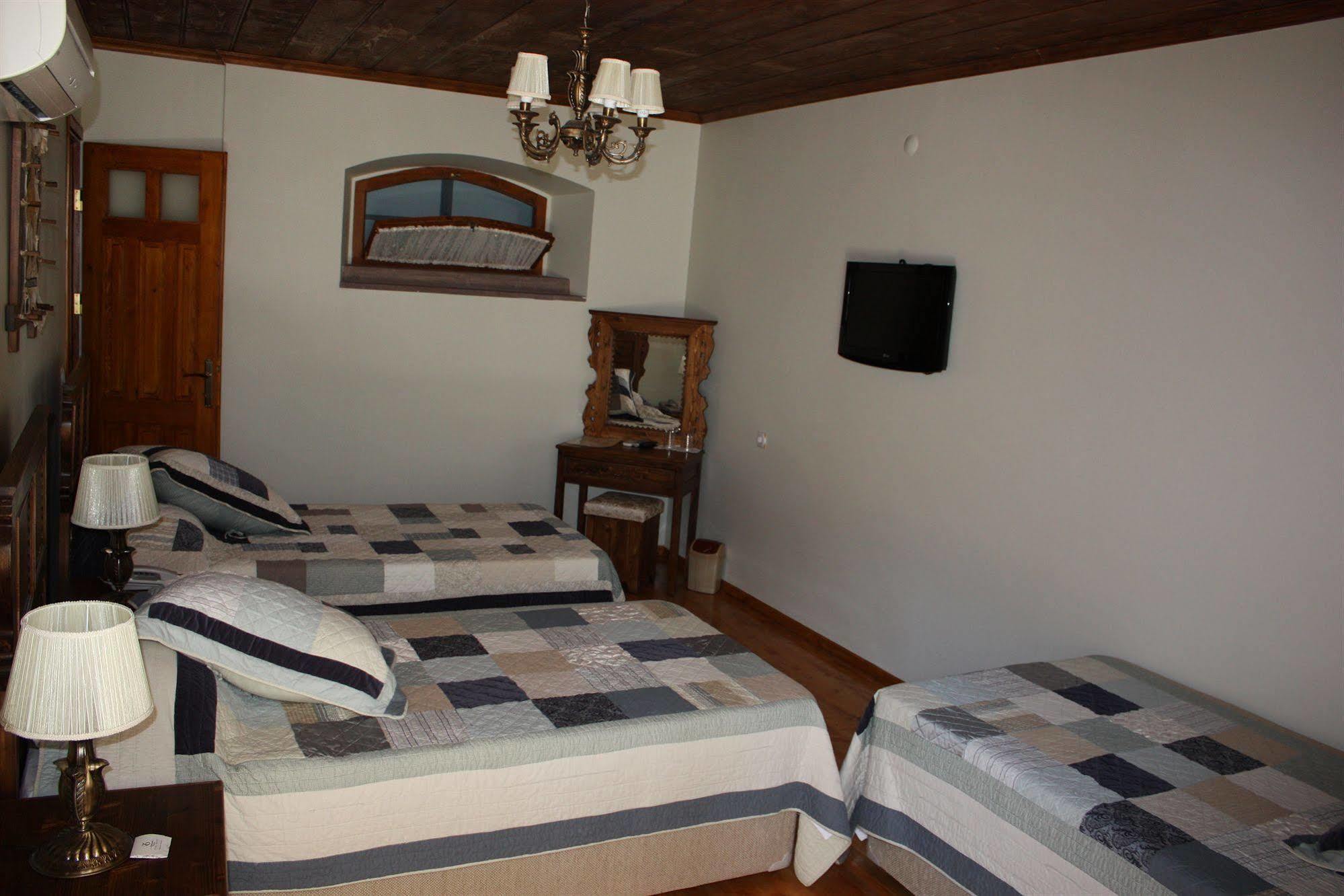 Hera Hotel Bergama Esterno foto