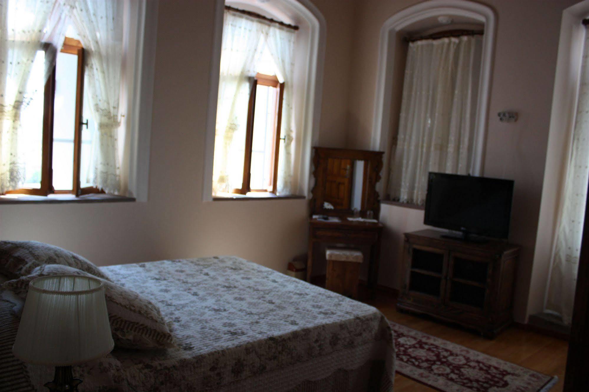 Hera Hotel Bergama Esterno foto